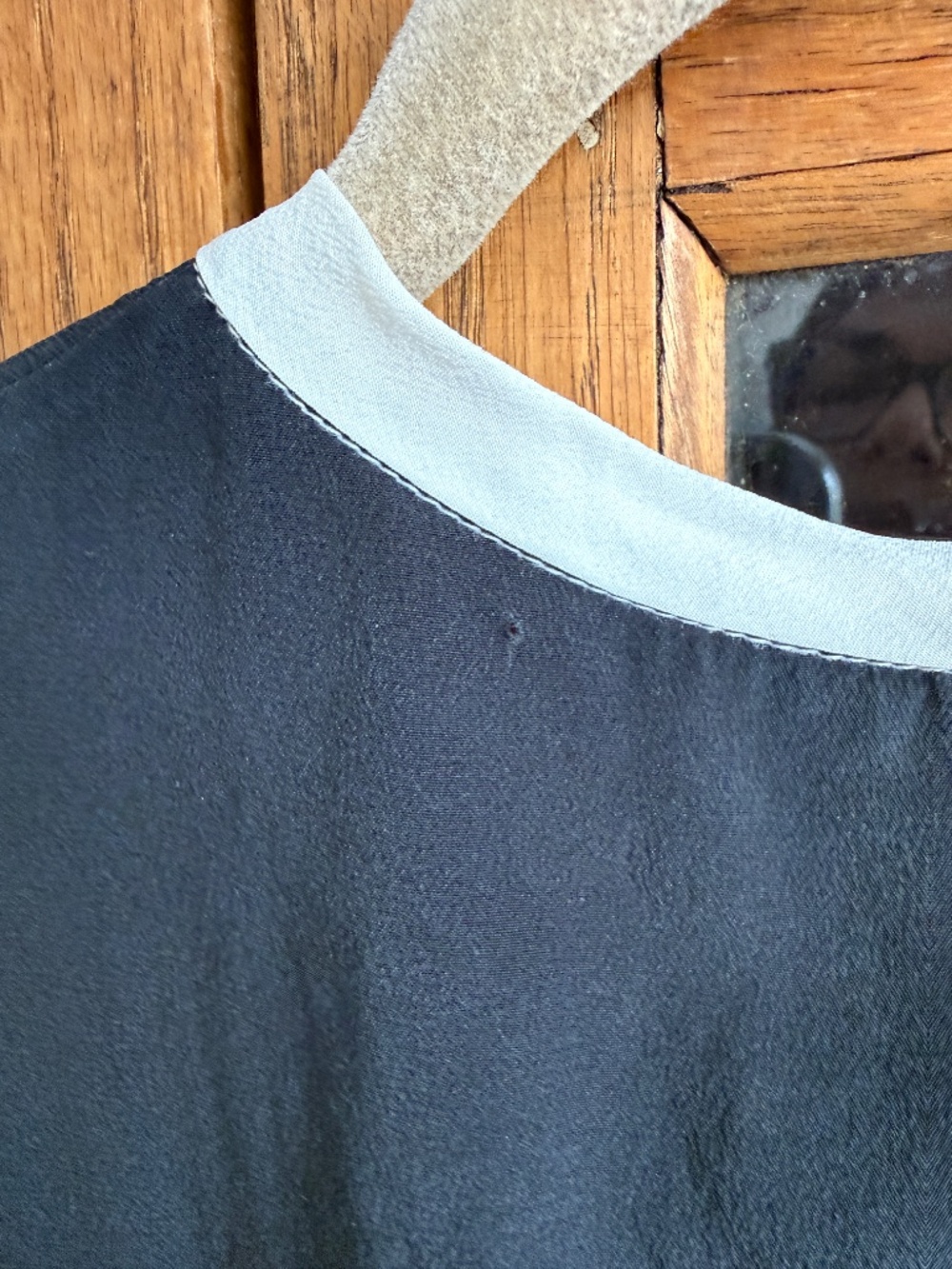 BCBGMaxAzria Lenci 100% Silk Black Ivory Tie Neck Blouse - Size XS - Picture 5 of 5